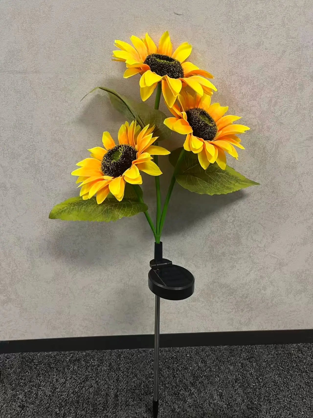 Solar Powered LED Sunflower Garden Lights Set of 2/4/6 Pieces Realistic Nighttime Glow for Yard Lawn Patio Porch Waterproof IP65 Energy Efficient Outdoor Lighting Durable Plastic Flowers All Weather Protection